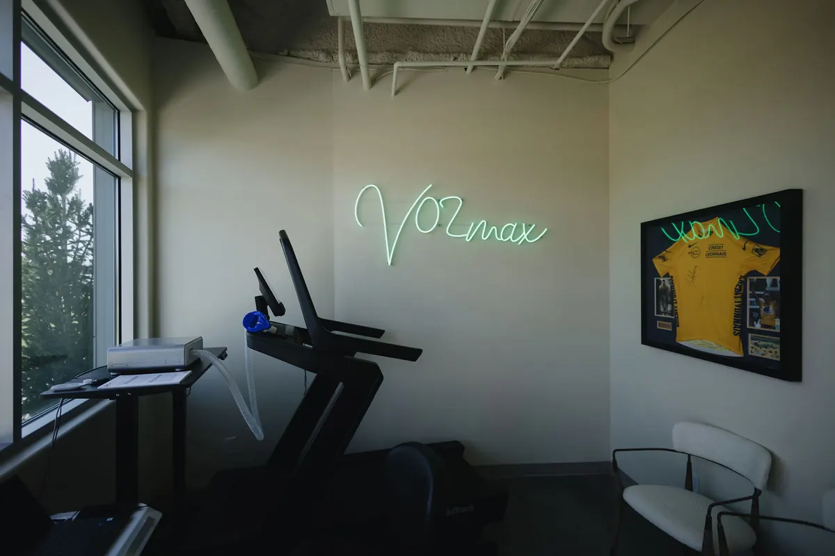 VO2 max lab with treadmill and metabolic cart